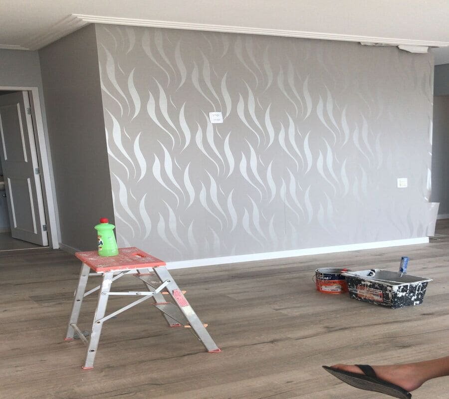 فني تركيب ورق جدران بالرياض